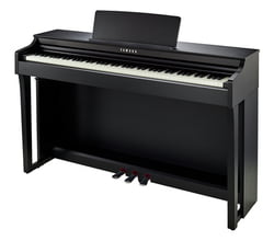 Yamaha CLP 675 B